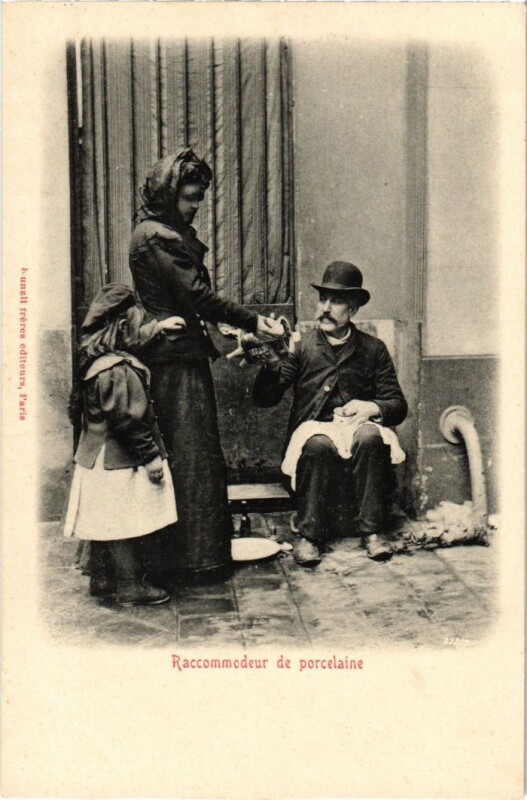 Carte postale ancienne Paris Petits Metiers Raccomodeur de porcelaine