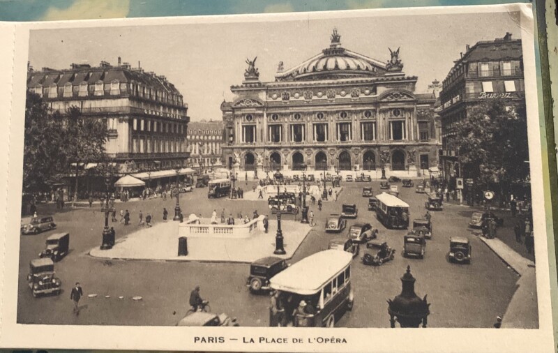 Carte postale ancienne La Place de L'Opera à Paris 9e
