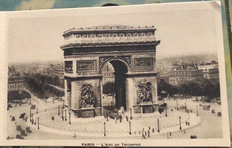 Carte postale ancienne L'Arc de Triomphe à Paris 8e