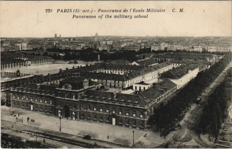 Carte postale ancienne Paris 7e Ecole Militaire