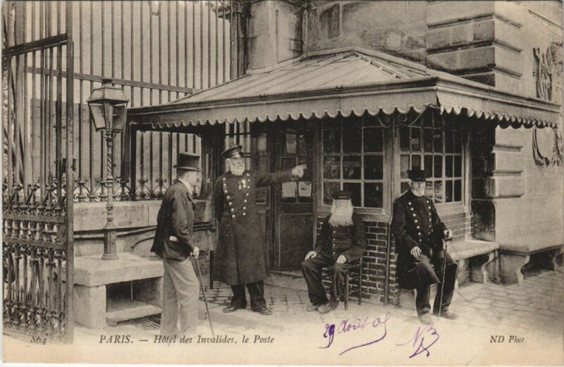 Carte postale ancienne Paris 7e Hotel des Invalides Le Poste