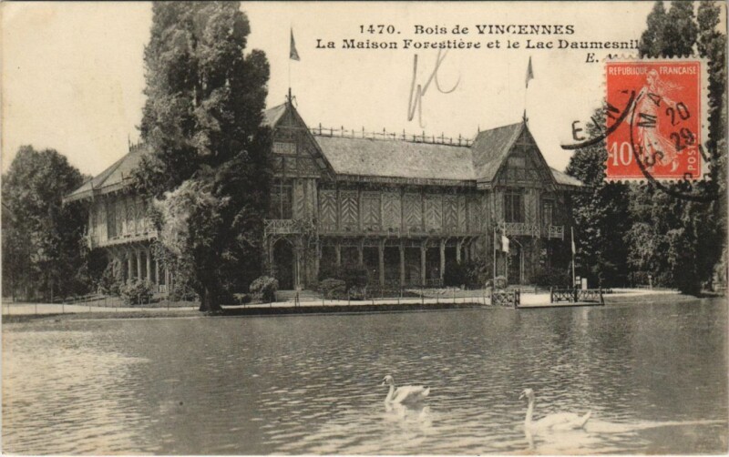 Carte postale ancienne Bois de Vincennes - La Maison Forestière et le Lac Daumesnil à Paris 12e