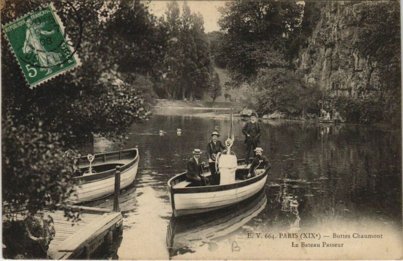 Carte postale ancienne Buttes Chaumont - Le Bateau Passeur à Paris 19e