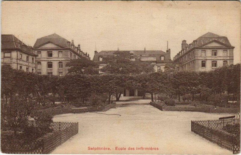 Carte postale ancienne Salpêtrière - Ecole des Infirmières à Paris 13e