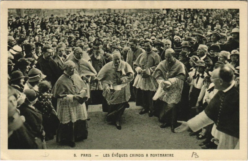 Carte postale ancienne Les Evêques Chinois à Montmartre à Paris 18e