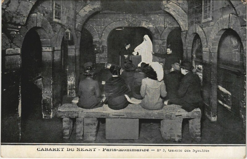 Carte postale ancienne Montmartre - Cabaret du Néant - Galerie des Spectres à Paris 18e