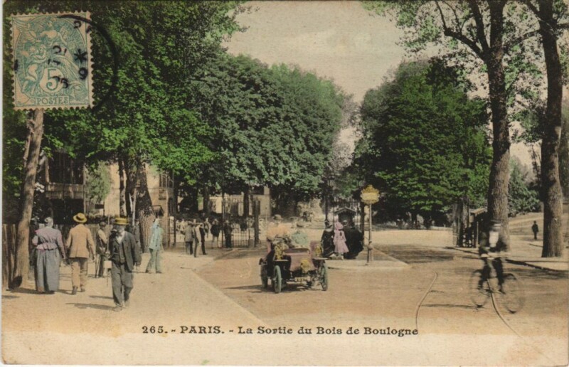 Carte postale ancienne La Sortie du Bois de Boulogne à Paris 16e