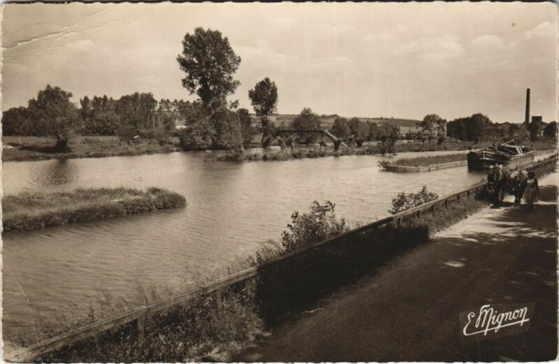 Carte postale ancienne Crain Le Confluent de l'Yonne et du Canal à Crain