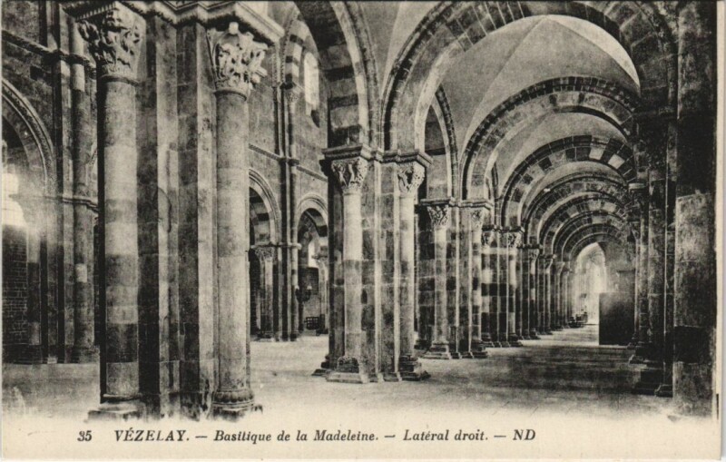 Carte postale ancienne Vezelay Basilique de la Madeleine - Lateral Droit