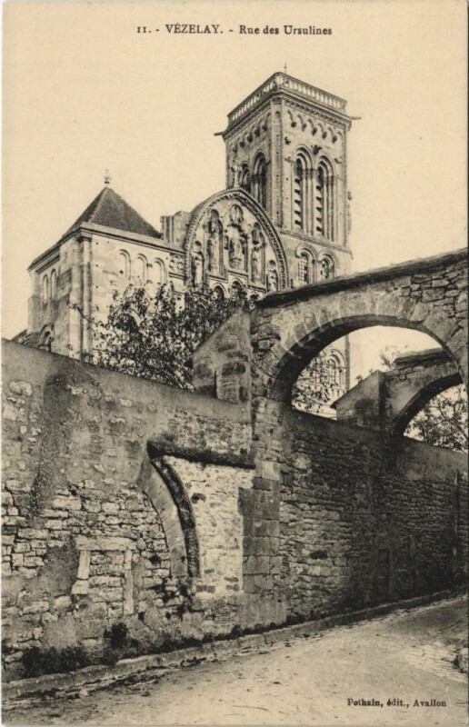 Carte postale ancienne Vezelay Rue des Ursulines