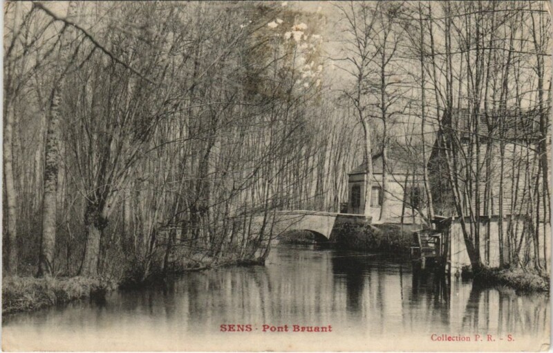 Carte postale ancienne Sens Pont Bruant