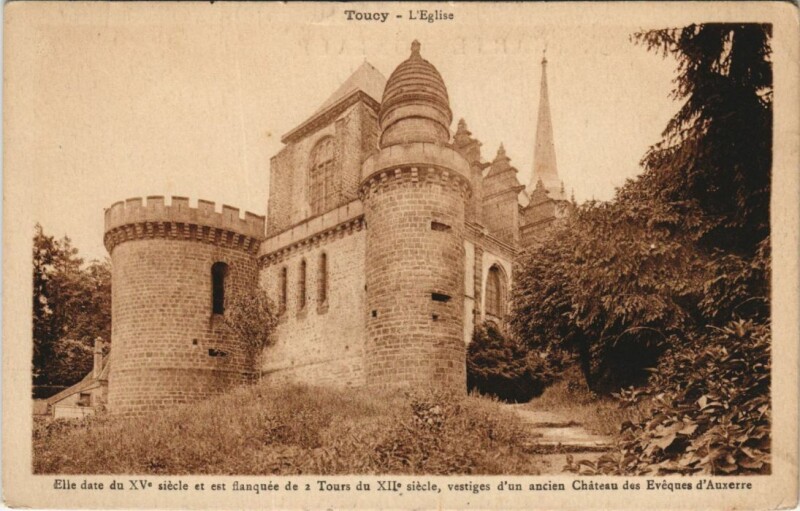 Carte postale ancienne Toucy L'Eglise à Toucy