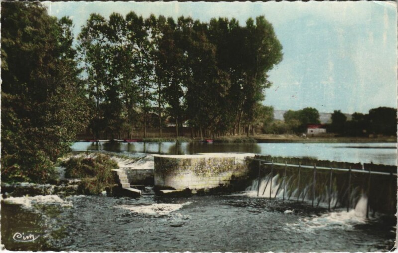 Carte postale ancienne Vermenton Le Barrage à Vermenton