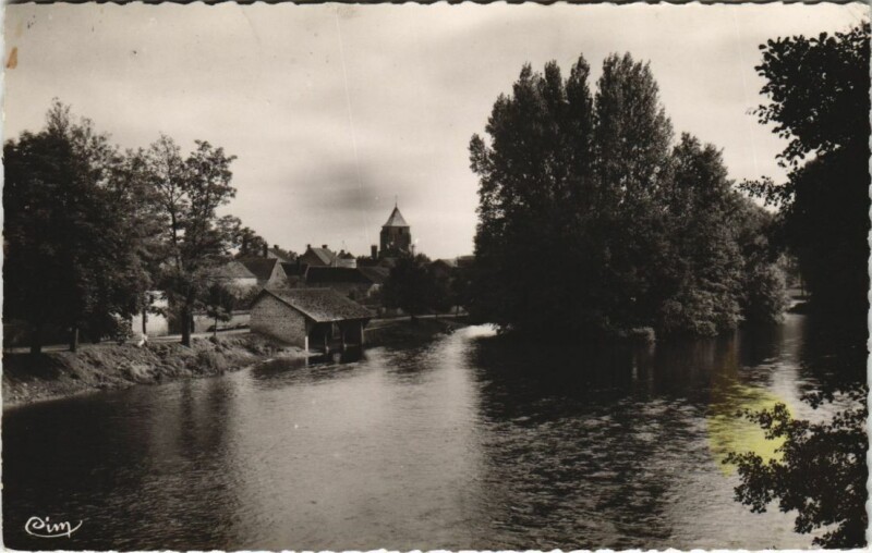 Carte postale ancienne Sermizelles La Cure à Sermizelles