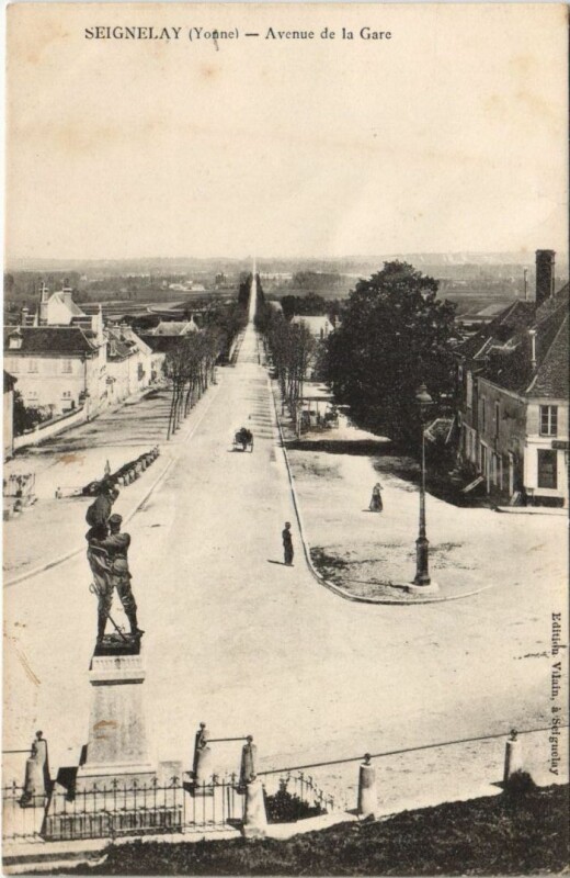 Carte postale ancienne Seignelay Avenue de la Gare à Seignelay