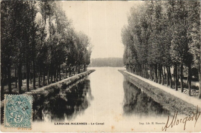Carte postale ancienne Laroche-Migennes Le Canal à Migennes