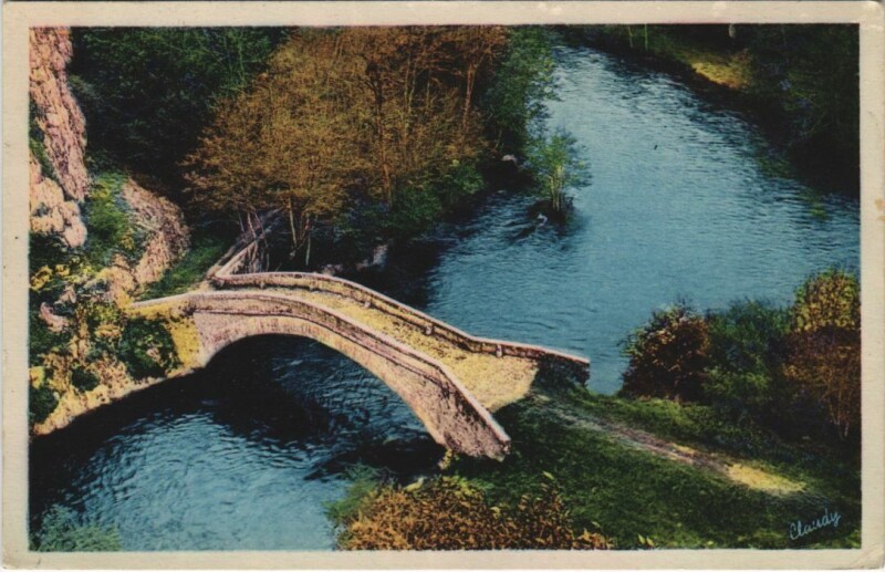 Carte postale ancienne Pierre-Perthuis Vieux Pont à Pierre-Perthuis