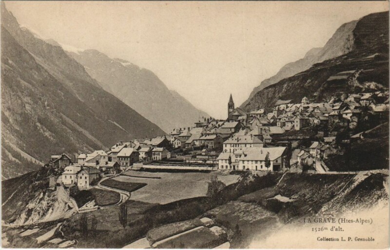 Carte postale ancienne La Grave Vue Generale à La Grave