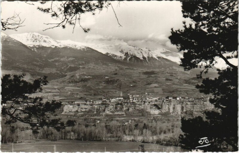 Carte postale ancienne Embrun Vue Panoramique à Embrun