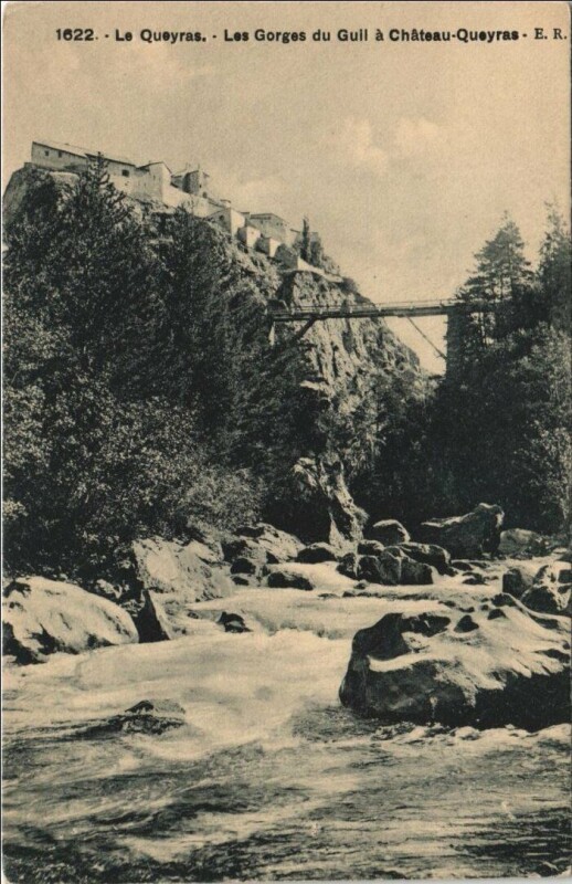 Carte postale ancienne Le Queyras - Les Gorges du Guil a Chateau-Queyras