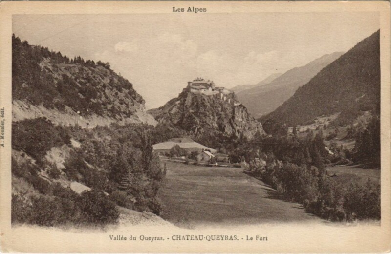 Carte postale ancienne Vallee du Queyras - Chateau-Queyras - Le Fort