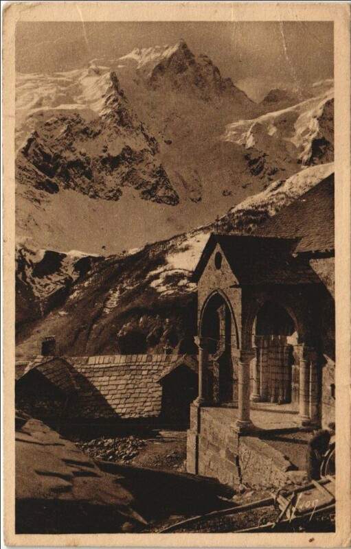 Carte postale ancienne La Grave La Meije - Vue des Terrasses - Vieille Eglise Romane à La Grave