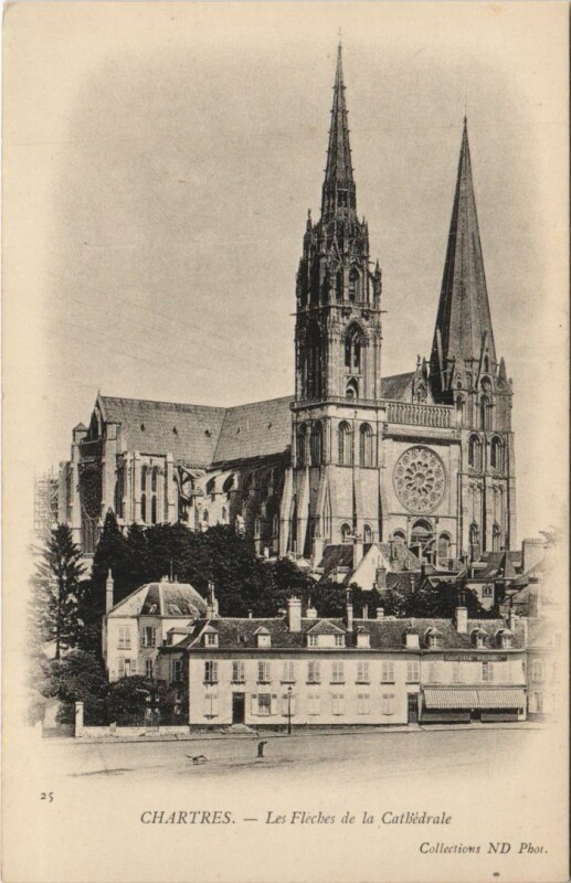 Carte postale ancienne Chartres Les Fleches de La Cathedrale France à Chartres
