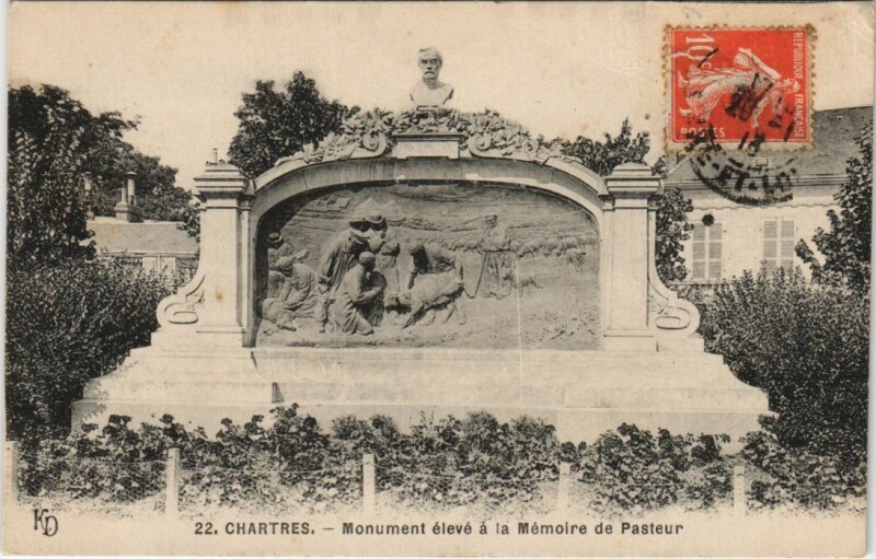 Carte postale ancienne Chartres Monument eleve a la Memoire de Pasteur France à Chartres