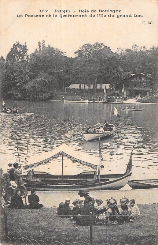 Carte postale ancienne Bois de Boulogne - Le Passeur et le Restaurant de l'Ile du grand Lac à Paris 16e