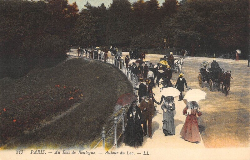 Carte postale ancienne Au Bois de Boulogne - Autour du Lac à Paris 16e