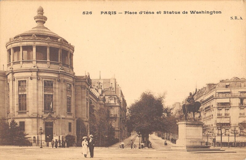Carte postale ancienne Place d'Iéna et Statue de Washington à Paris 16e
