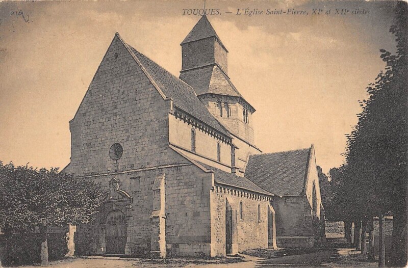 Carte postale ancienne Touques Eglise Saint Pierre à Touques