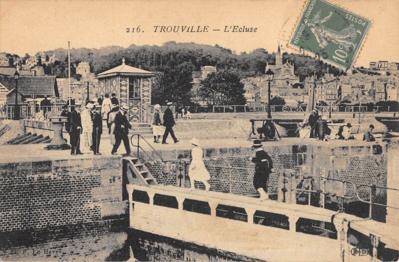 Carte postale ancienne Trouville L'Ecluse