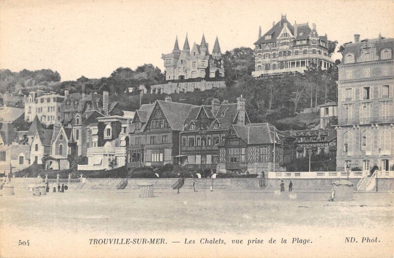 Carte postale ancienne Trouville Sur Mer Les Chalets Vue Prise De La Plage à Trouville-sur-Mer