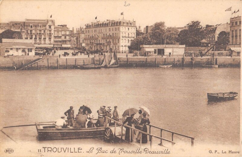 Carte postale ancienne Trouville Le Bas De Trouville Deauville à Deauville
