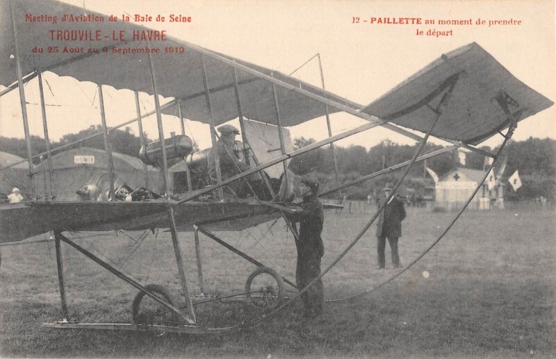 Carte postale ancienne Meeting Aviation Baie De Seine Trouville Le Havre 1910 Paillette Au Momen