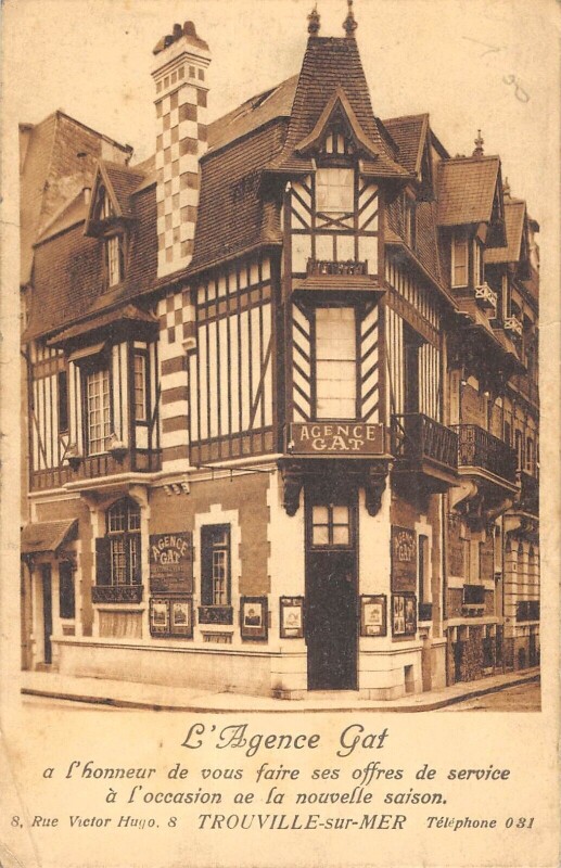 Carte postale ancienne Trouville Sur Mer Agence Gat Rue Victor Hugo à Trouville-sur-Mer