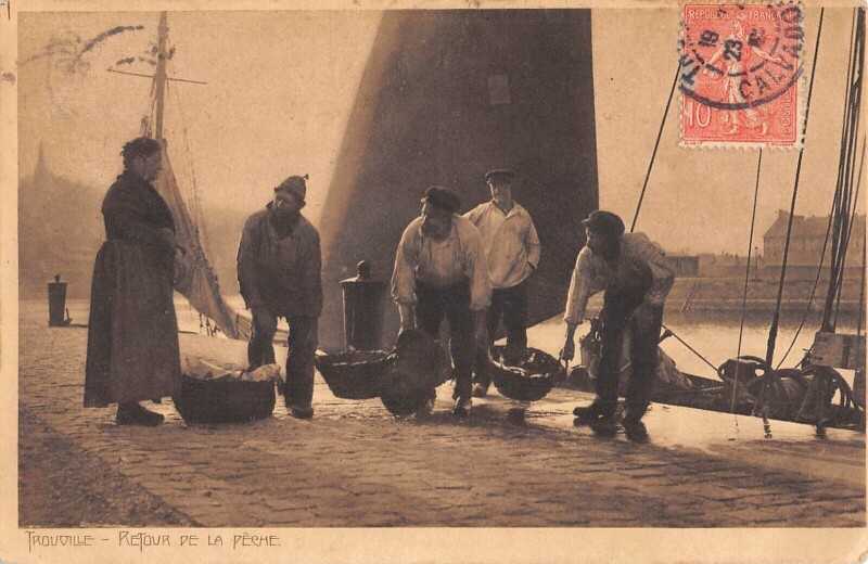 Carte postale ancienne Trouville Retour De La Peche