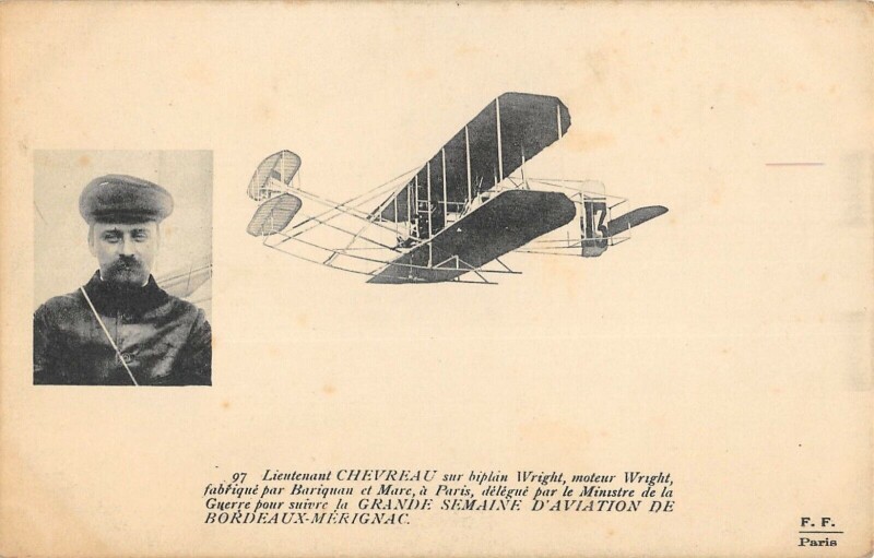 Carte postale ancienne Aviation Lieutenant Chevreau Sur Biplan Wright