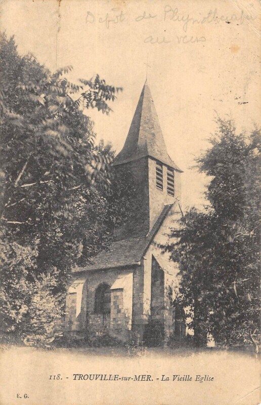 Carte postale ancienne Trouville Sur Mer La Vieille Eglise (au verso Depot De Physiotherapie à Trouville-sur-Mer