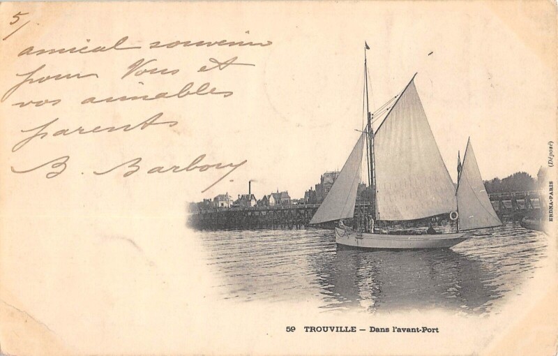 Carte postale ancienne Trouville Dans L'Avant Port