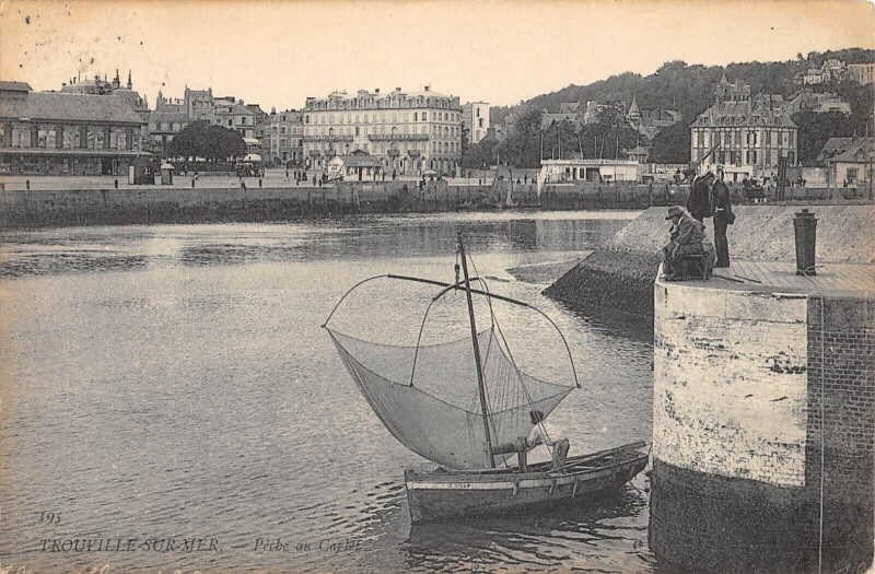 Carte postale ancienne Trouville Sur Mer Peche Au Carlet à Trouville-sur-Mer