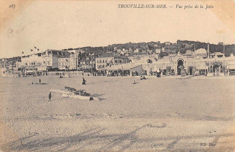 Carte postale ancienne Trouville Sur Mer Vue Prise De La Jetee - Scene De Plage - Mer à Trouville-sur-Mer
