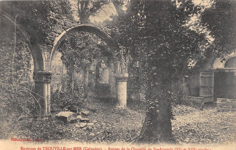 Carte postale ancienne Env.de Trouville Sur Mer Ruines De La Chapelle De Saint-Arnoult à Saint-Arnoult