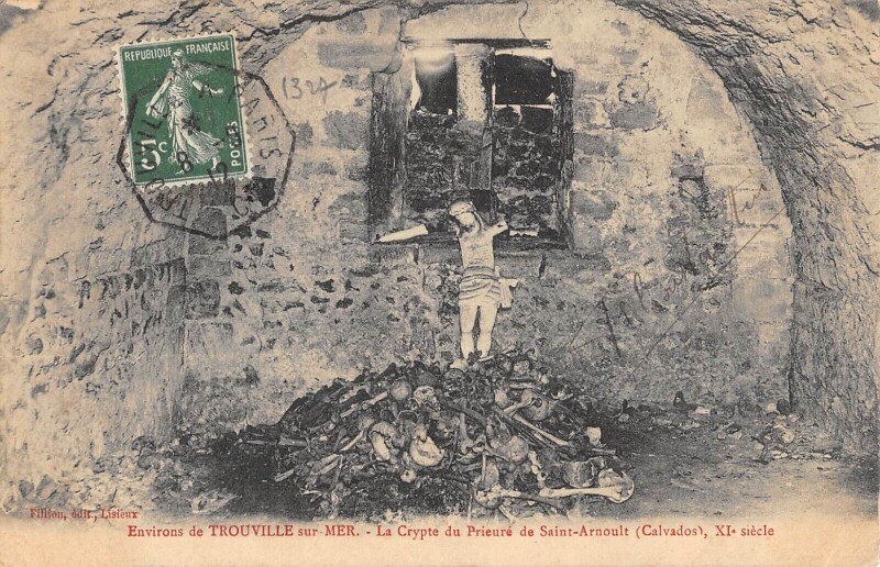 Carte postale ancienne Env.trouville Sur Mer La Crypte Du Prieure De Saint Arnoult à Saint-Arnoult