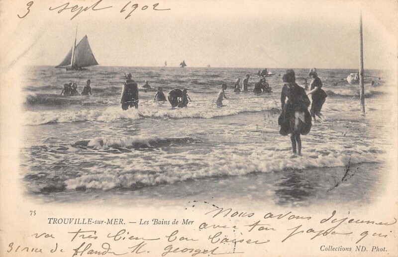 Carte postale ancienne Trouville Sur Mer Les Bains De Mer / Scene De Plage / Mer à Trouville-sur-Mer