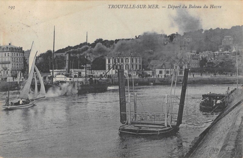 Carte postale ancienne Trouville Sur Mer Depart Du Bateau Du Havre à Trouville-sur-Mer