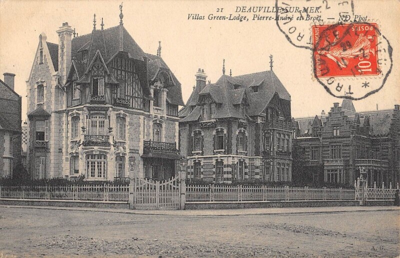 Carte postale ancienne Deauville Sur Mer Villas Green Lodge Pierre Andre Et Broet à Deauville