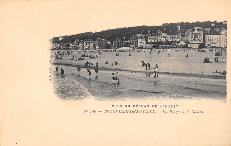 Carte postale ancienne Trouville Deauville La Plage Et Casino - Scene De Plage - Mer à Deauville