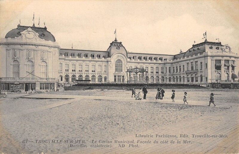 Carte postale ancienne Trouville Sur Mer Le Casino Municipal à Trouville-sur-Mer
